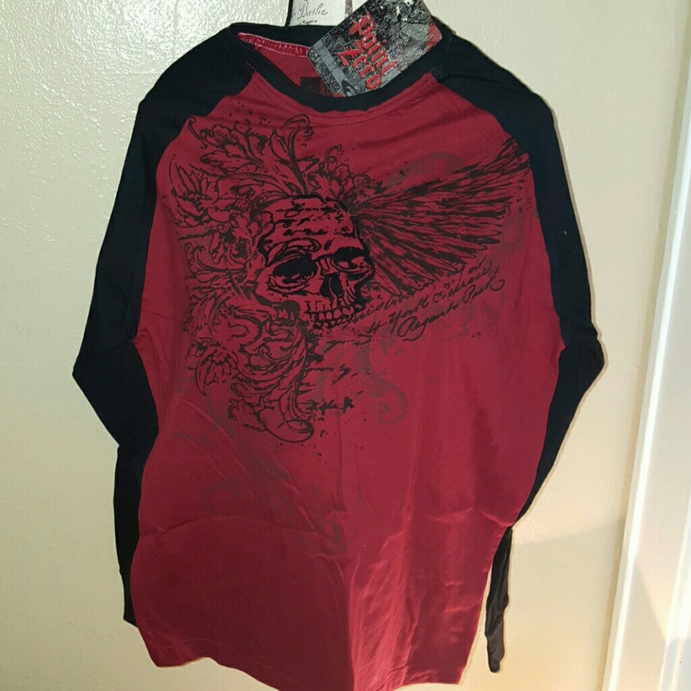 Boys size large. NWT. Skulls & Wings.